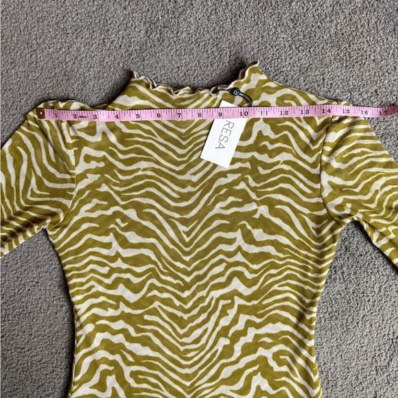 Resa Lyon Dress in Kuma - Picture 12 of 16